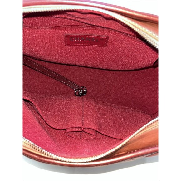 CHANEL Gabrielle Small Hobo Crossbody Bag Red Aged Calfskin Quilted Leather - Picture 10 of 16